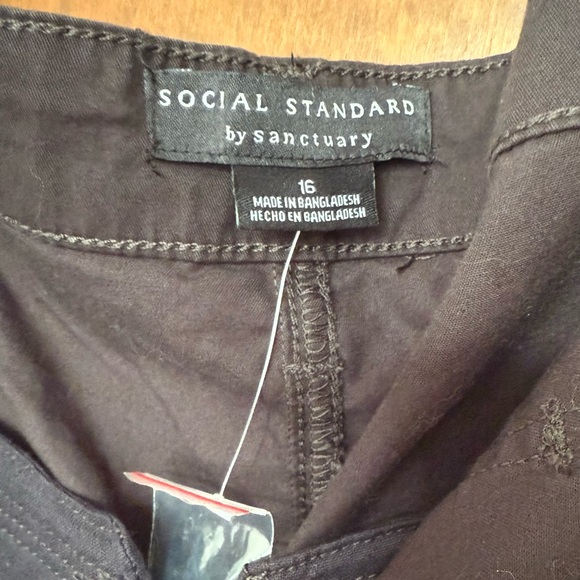 Sanctuary Social Standard Cargo Pants, Size 16, NWT - Picture 7 of 10